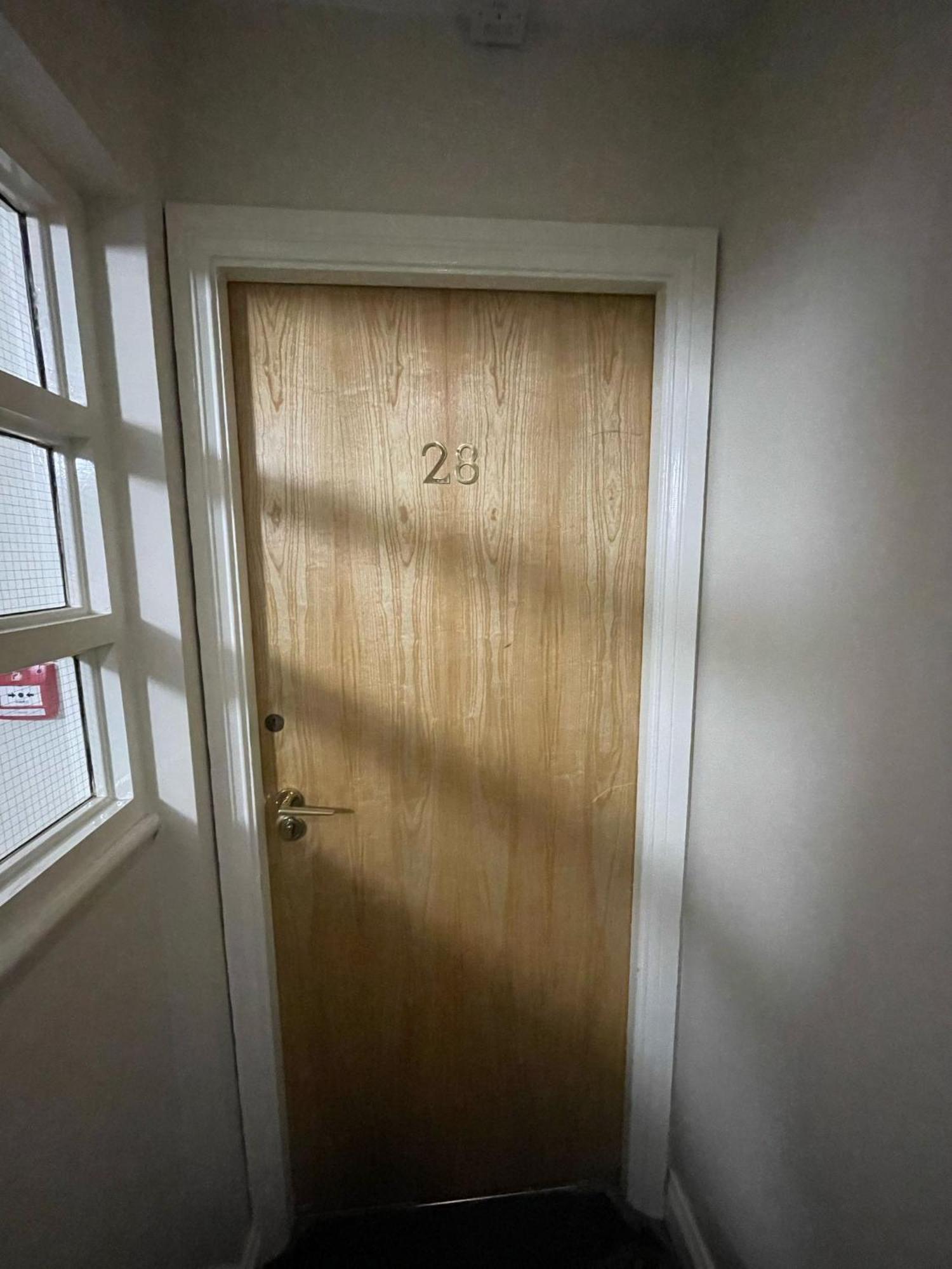 Apartment Spacious 2 Bedroom Near The Spire